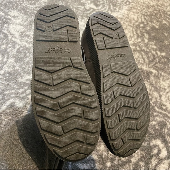 New Cat & Jack Grey Winter Boots - Picture 4 of 6